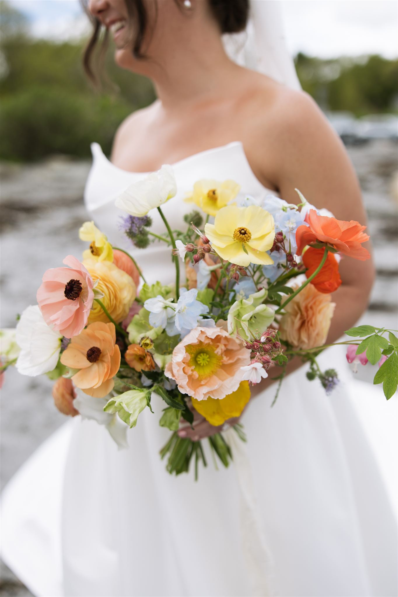 Beautiful elopement bouquet for a summer wedding 