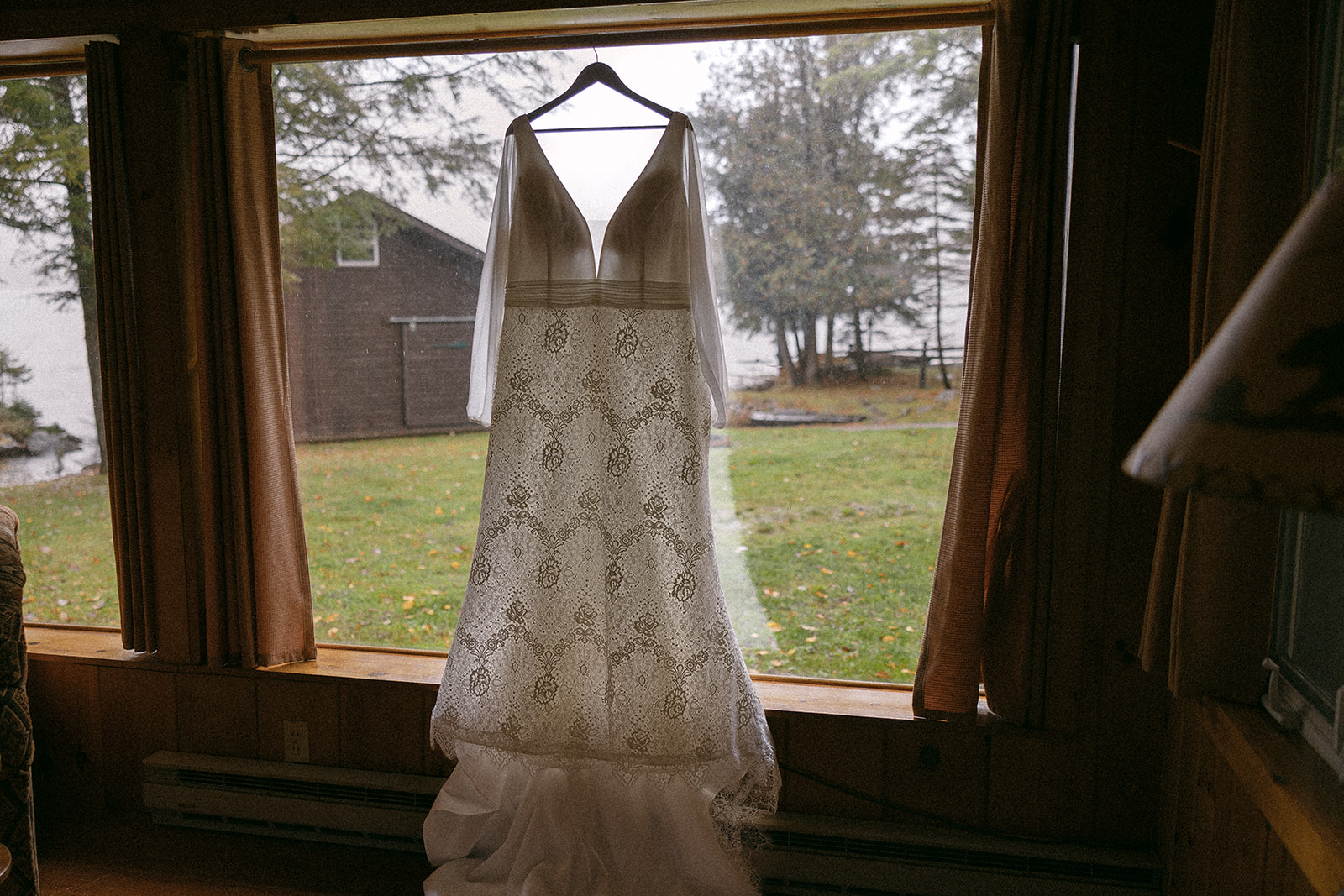 upstate New York Adirondack mountain elopement timeline from Erica Warren Photography