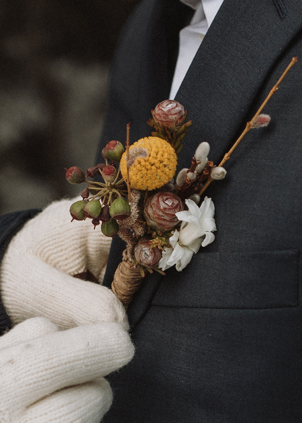 beautiful detail shot of a winter elopement in nh