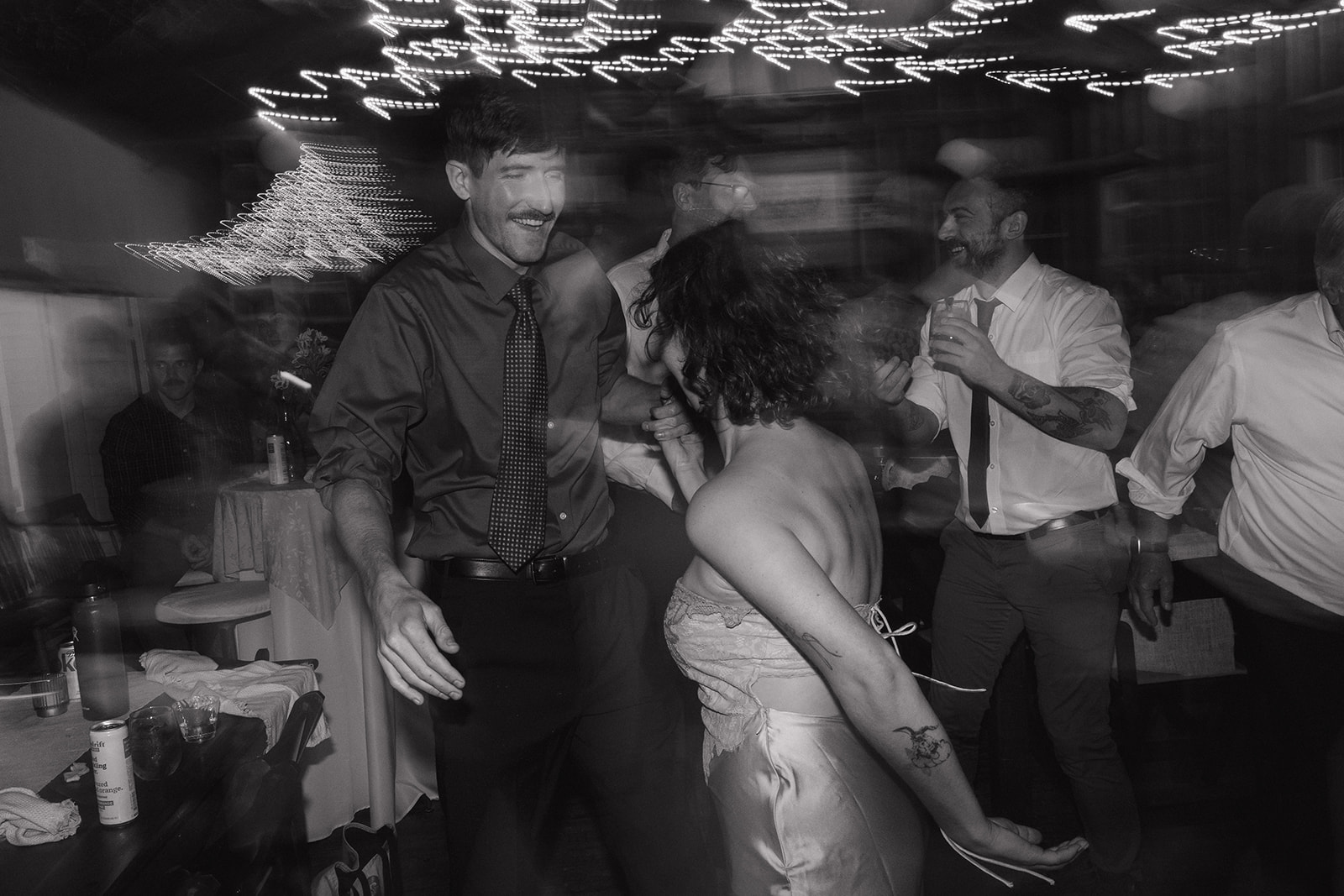 stunning documentary style wedding photography from Erica Warren 