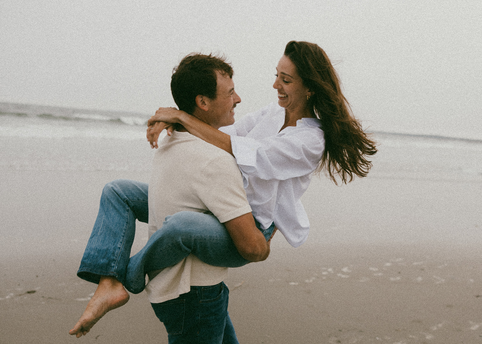 beautiful Maine beach engagement photos