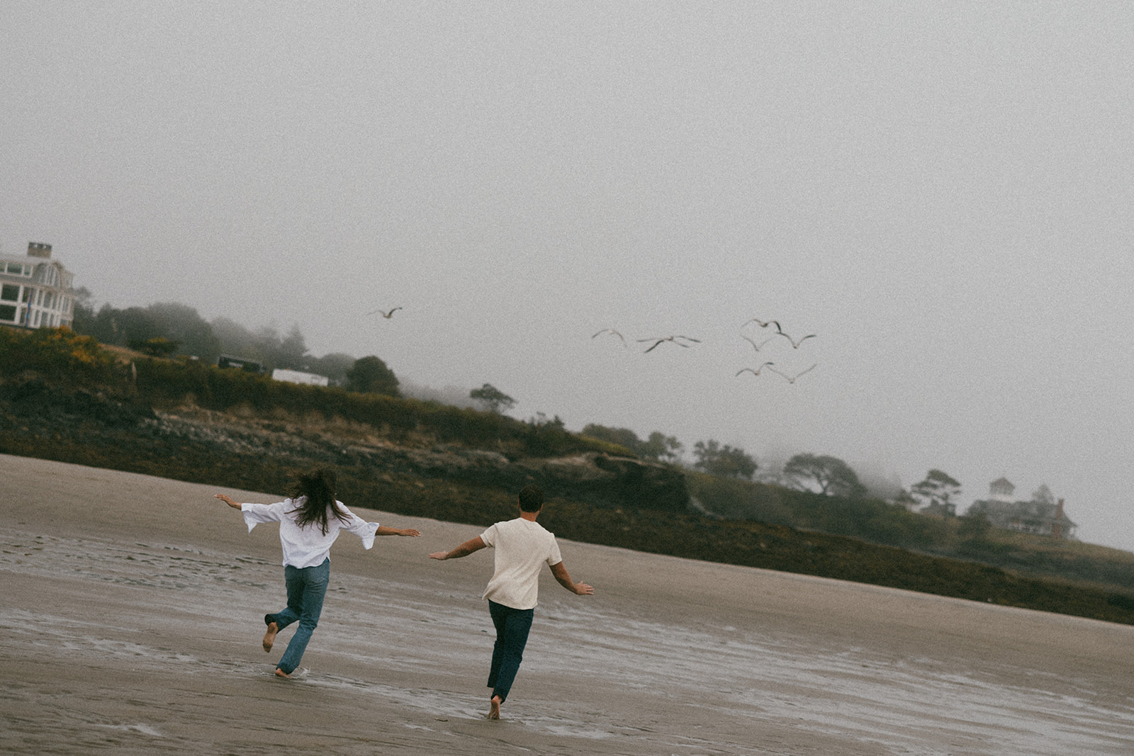 beautiful Maine beach engagement photos