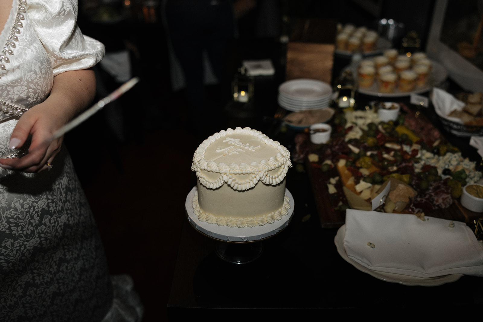 wedding cake at the carriage house in rye, nh
