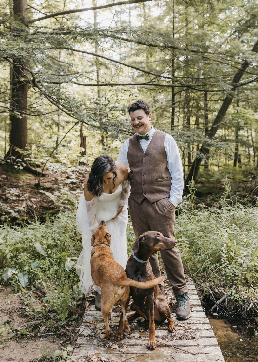 documentary style photography from an elegant New Hampshire wedding day, where to get married in new hampshire find your answer here!