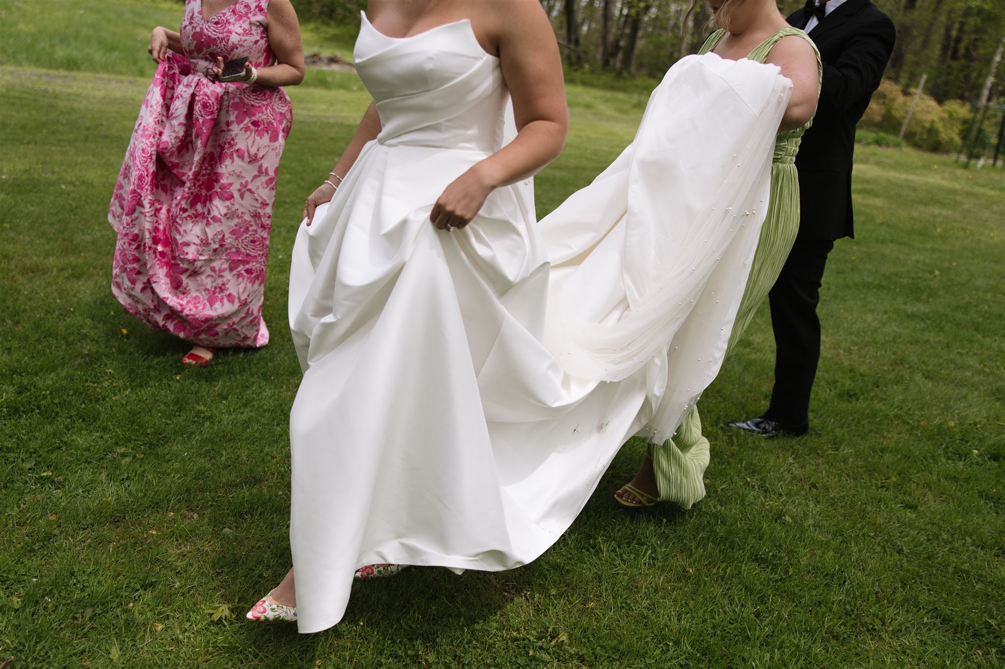 Candid bridal party photos by Erica Warren Photography