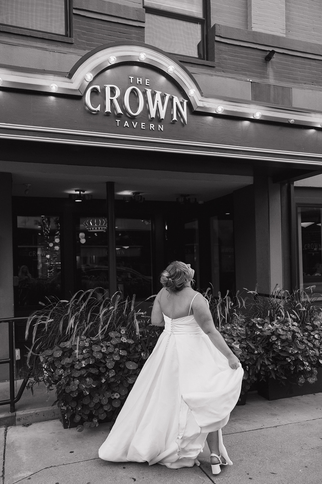 documentary style wedding photography often takes more time, make sure to pencil in more time into your wedding photography timeline!