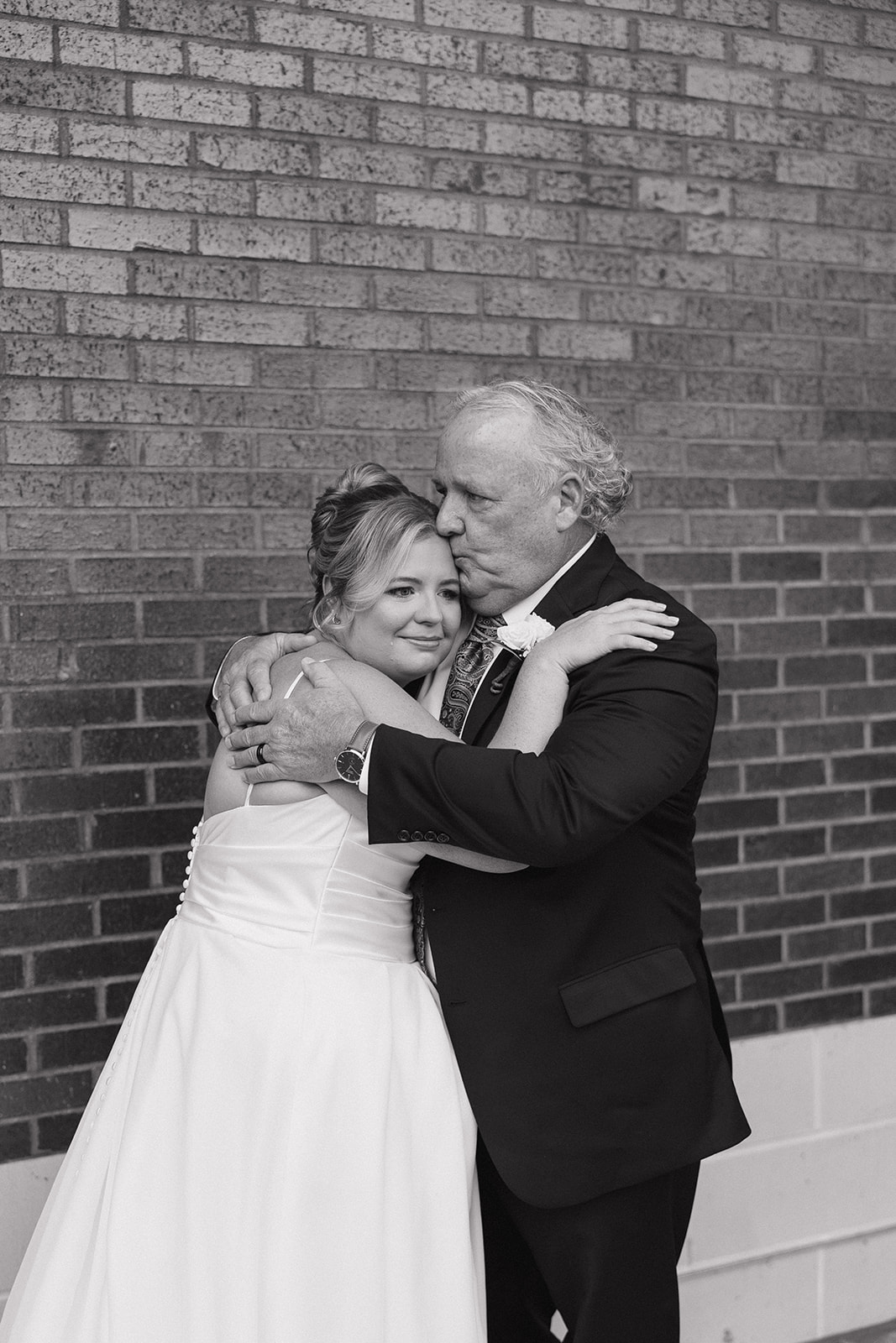 getting family pictures is a must have for any wedding photography timeline