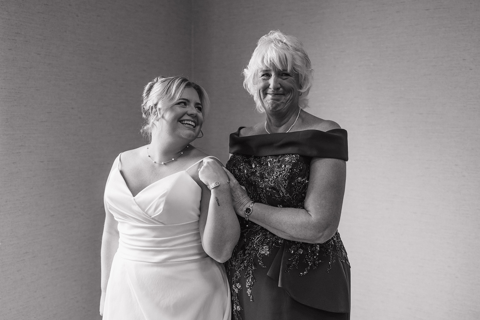 getting family pictures is a must have for any wedding photography timeline