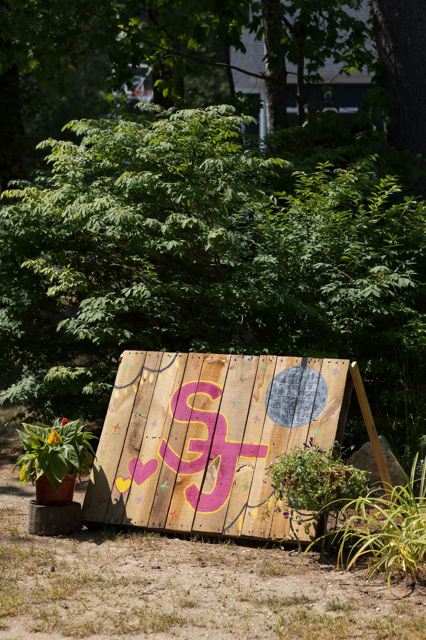 documentary style detail photo from a beautiful Sebago Lake wedding day in Maine