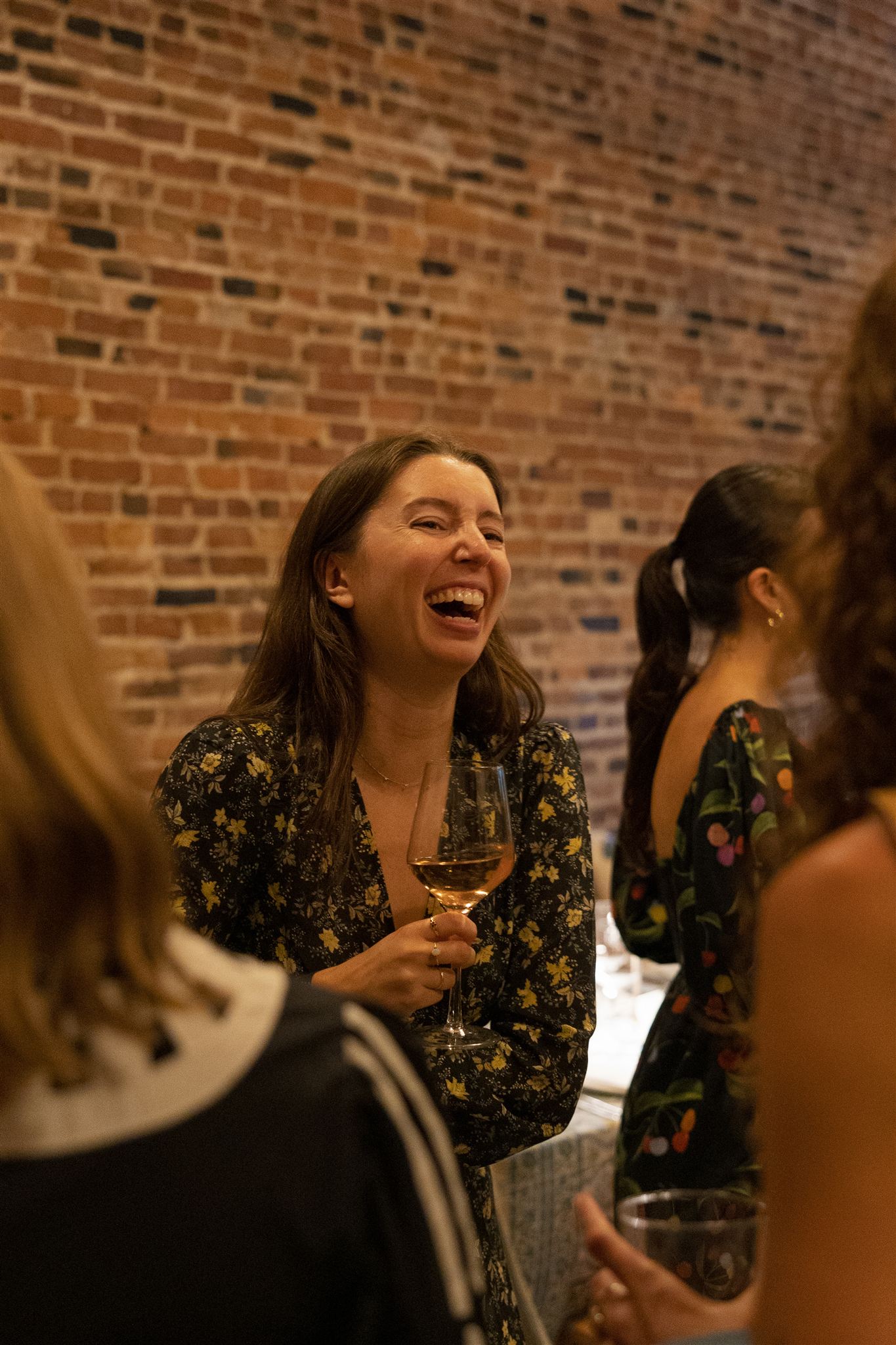 documentary style wedding photos captured by erica warren photography during the wedding reception