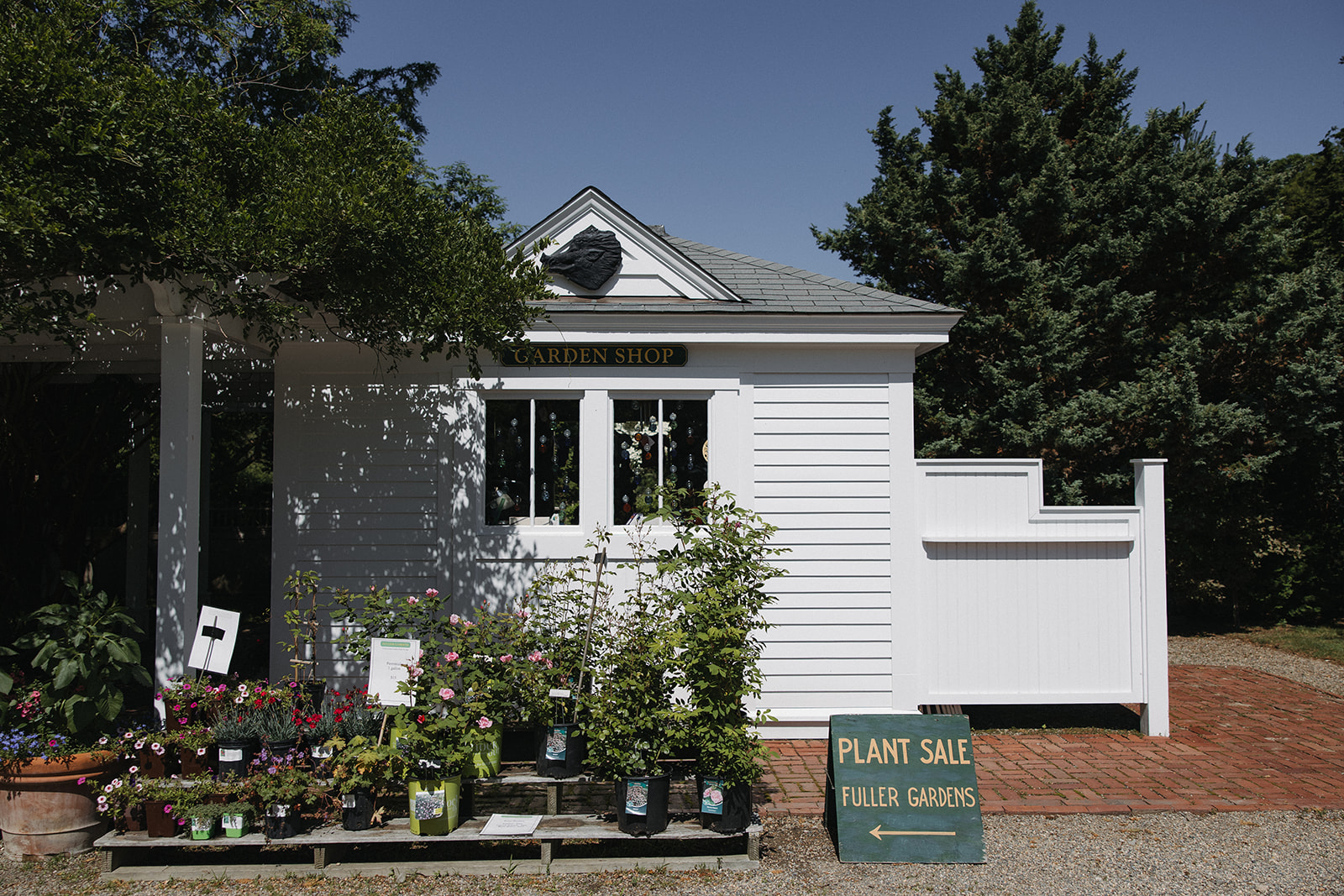 Fuller Gardens venue sits beautifully in the New Hampshire countryside