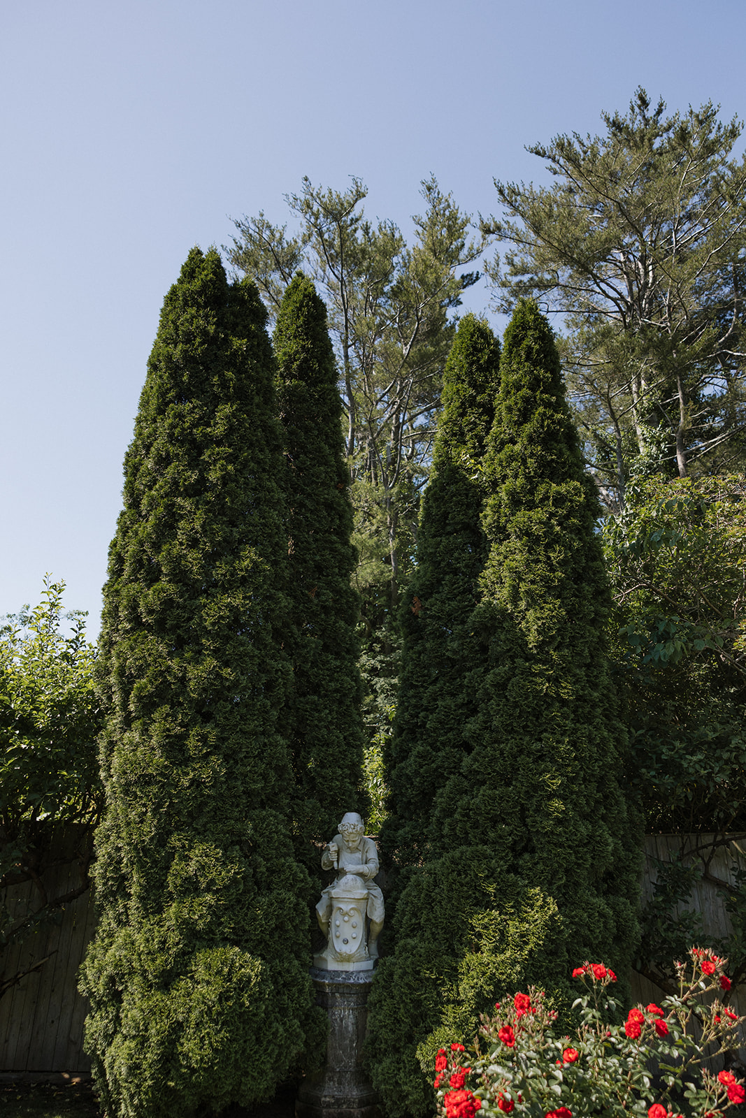 Fuller Gardens venue sits beautifully in the New Hampshire countryside